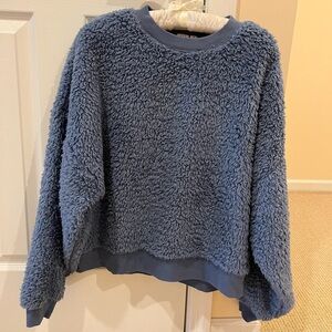 Gap fuzzy sweatshirt